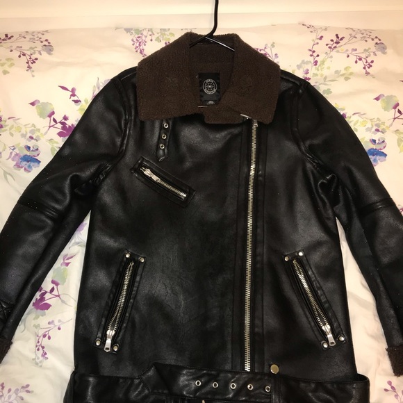 Urban Outfitters faux fur oversized leather jacket - Picture 2 of 3
